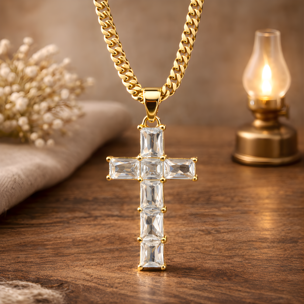 Lantisor Sfintit, Suflat cu Aur de 14k, cu Pietre Semipretioase din Zirconiu